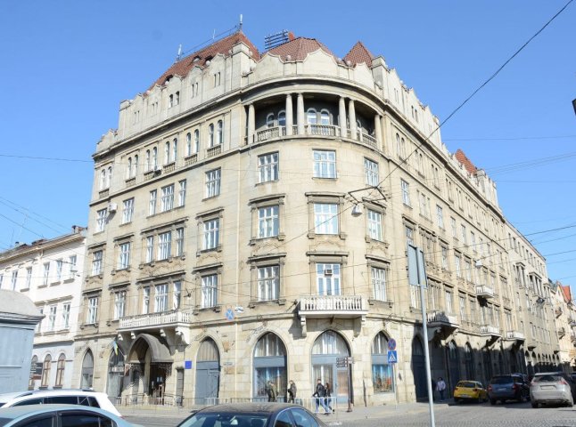 Зґвалтування неповнолітньої у Верхніх Воротах: розгляд справи перенесли до Львова