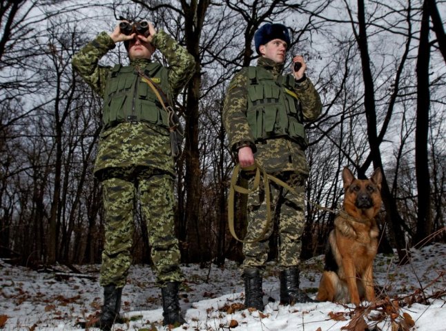 Прикордонники Чопського загону за минулу добу затримали 9 незаконних мігрантів