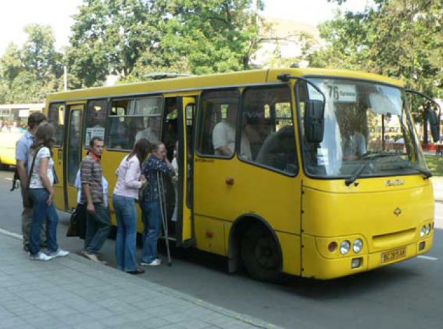 В Ужгороді планують підвищити вартість проїзду в маршрутках до 2.30 грн