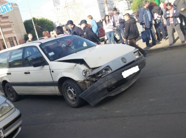 Жахлива ДТП в Ужгороді: розлючений натовп намагався зупинити втікача, який збивав усе на шляху