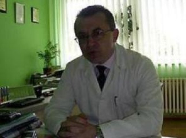 Екс-головлікар Ужгородського перинатального центру не пам’ятає, де його документи