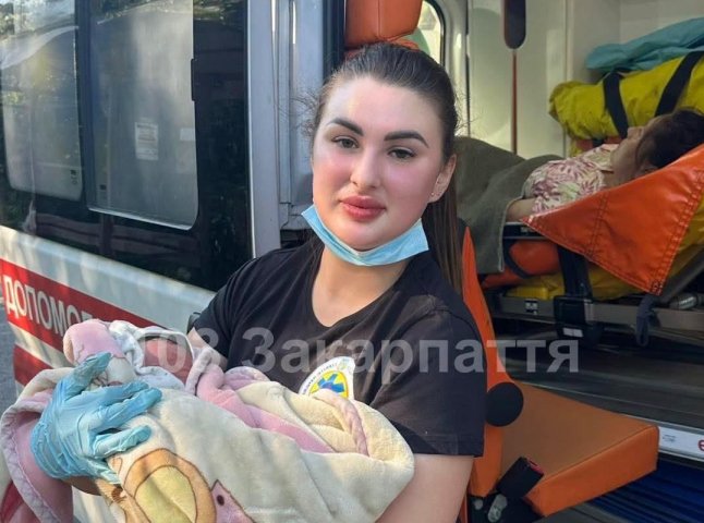 На Закарпатті жінка народила дитину, а про 4-ту вагітність, як сама зазначає, не знала