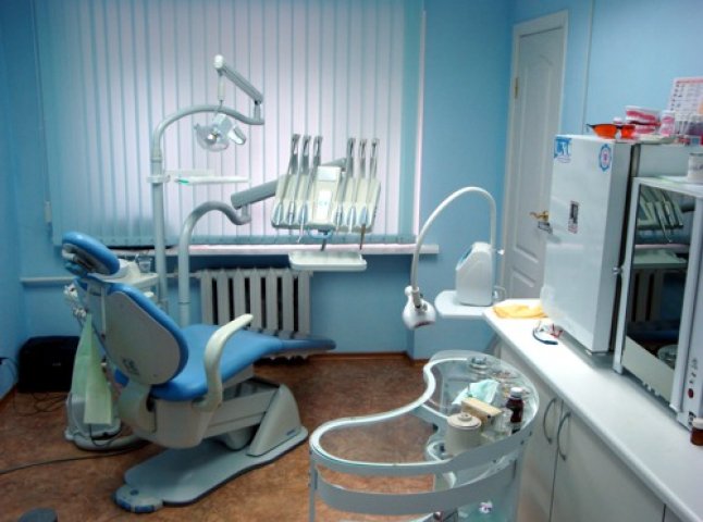 У Рахові обікрали клініку сімейної стоматології