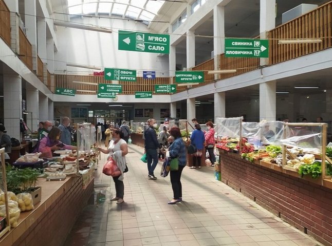 "Зелений базар" в Ужгороді змінює графік роботи