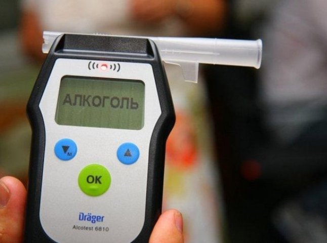 На Хустщині у водія виявили рекордні 4 проміле алкоголю в крові