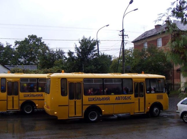 Школярі чотирьох районів Закарпаття отримали нові автобуси