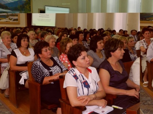 Вчителі Мукачівщини зібрались на нараду у переддень нового навчального року (ФОТО)