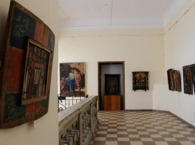 До Дня Хрещення Русі в Ужгороді експонують унікальні ікони