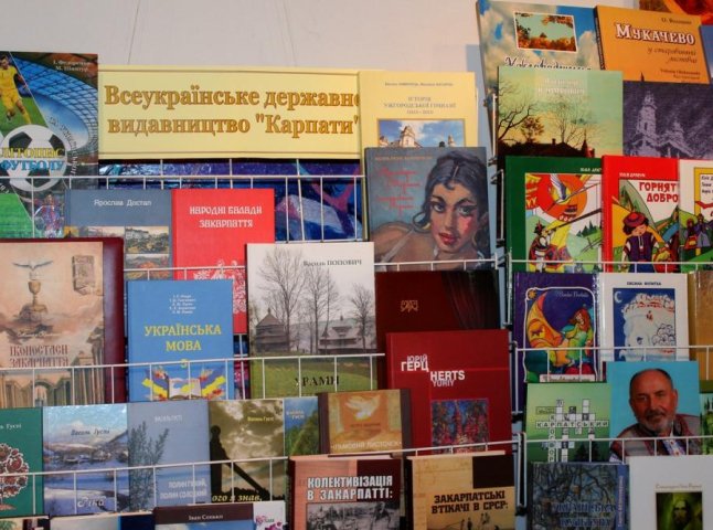 Представники українських видавництв беруть участь у фестивалі "Книга-фест" (ФОТО)