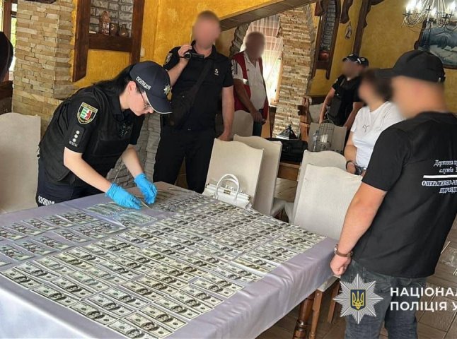 На Закарпатті поліція затримала сімейну лікарку: у чому її підозрюють На Закарпатті поліція затримала сімейну лікарку: у чому її підозрюють