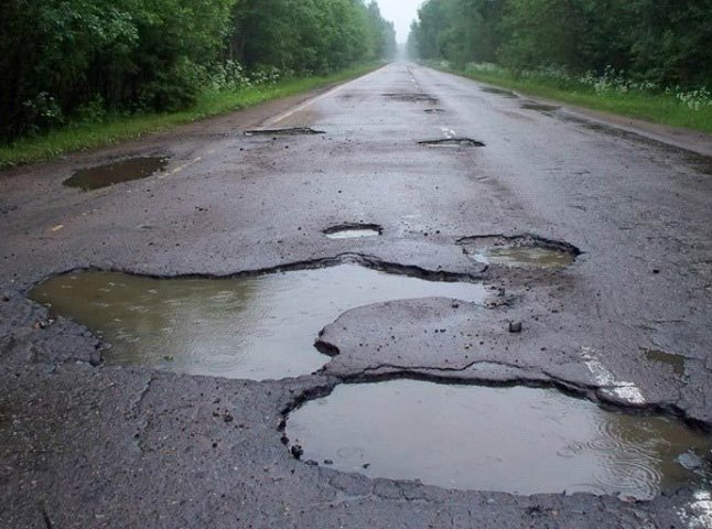 Українські дороги ввійшли в десятку найгірших у світі