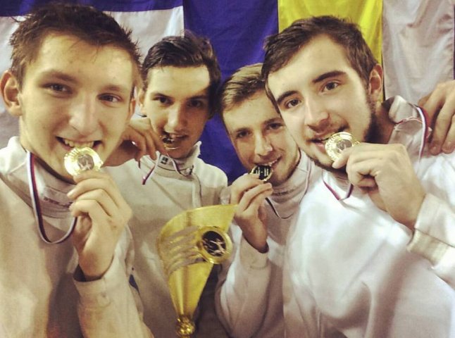 У складі збірної України з фехтування закарпатець здобув золоту медаль Кубка світу