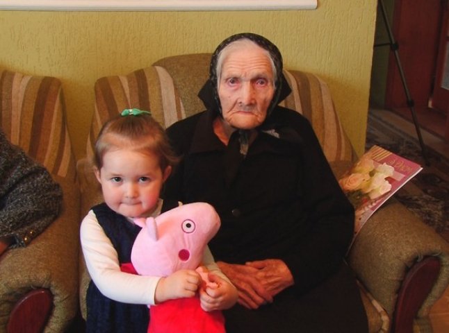 Жителька Ужгородщини Уляна Кара відзначила свій 103-ій день народження