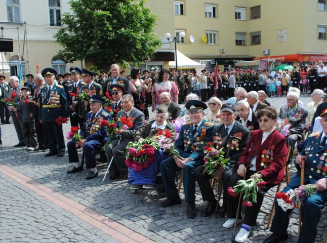 Мукачево урочисто відзначило День Перемоги (ФОТО)