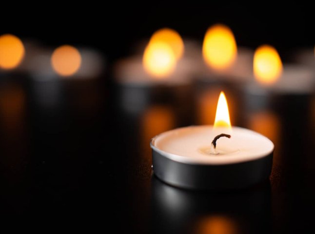 У Мукачеві поховають захисника, який загинув на війні