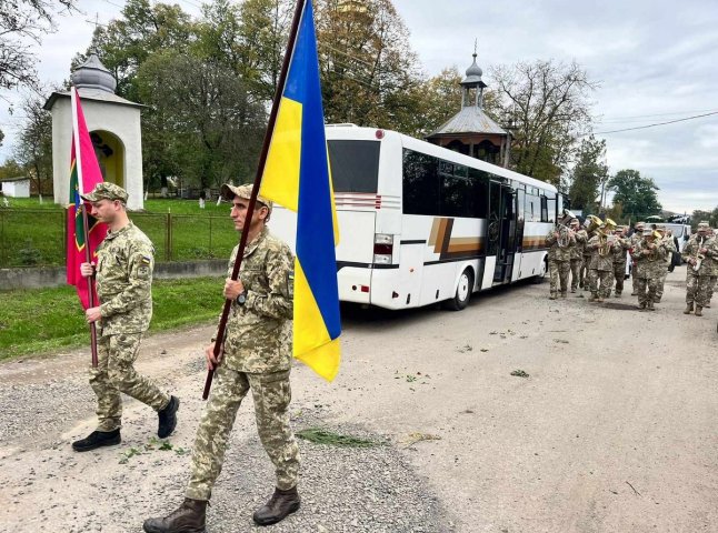 Залишились півторарічний син і дружина: в області поховали молодого Героя