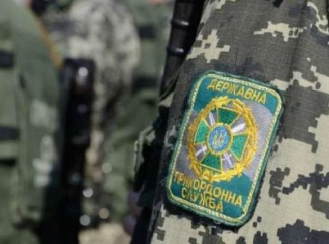 Прикордонники України та Словаччини спільно затримали контрабандиста