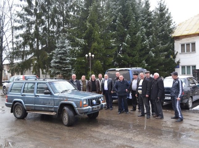 Джип, куплений громадою Тячівщини, допоміг бійцям 128-ої бригади вийти з Дебальцівського плацдарму