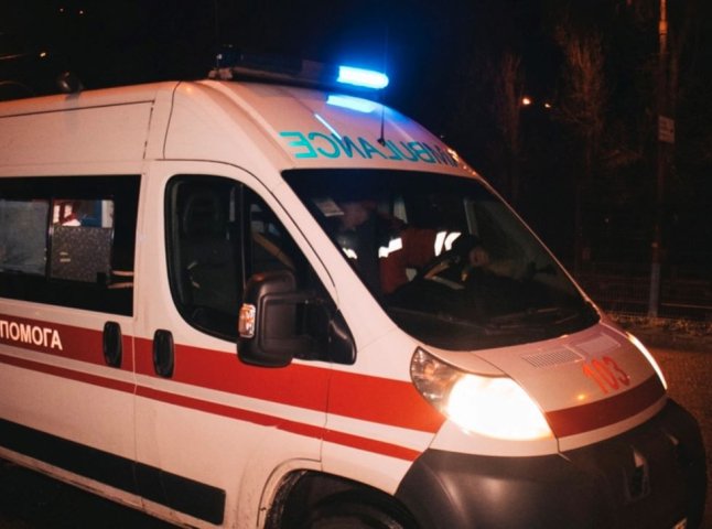 Легковик влетів у «швидку» з проблисковими маячками в Ужгороді