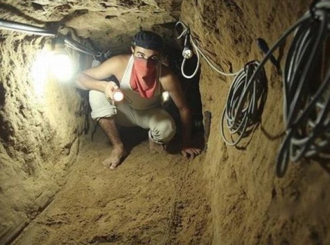 На кордоні виявили тунель для переправлення контрабанди