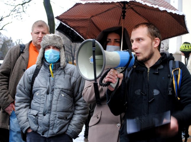Ужгородці вимагають від нардепа Ковача, щоб той пояснив публічно свою позицію, щодо голосування у ВР 16 січня