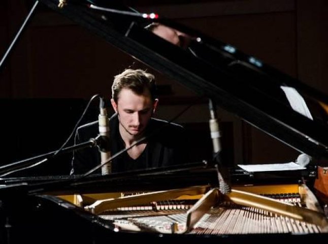 У рамках туру на підтримку нового альбому "Once" в Ужгороді відбудеться концерт піаніста Єгора Грушина