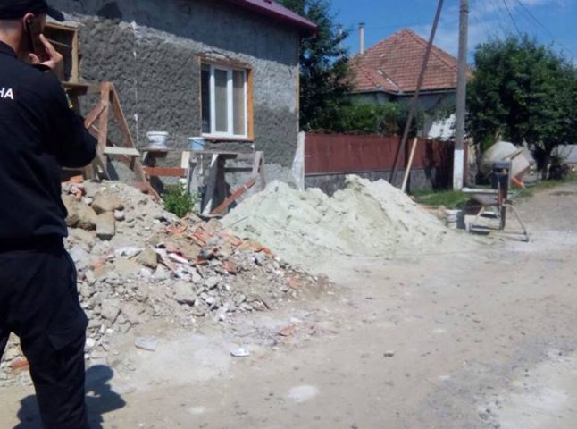 Муніципальна поліція Мукачева штрафує містян за засмічення вулиць