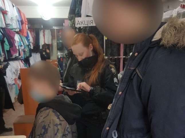 В Ужгороді у магазині скоїли злочин