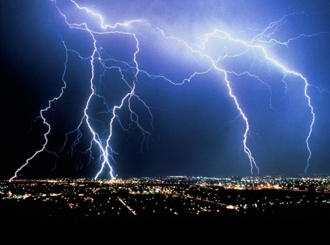 На Закарпатті протягом 7 серпня прогнозують сильні опади та град