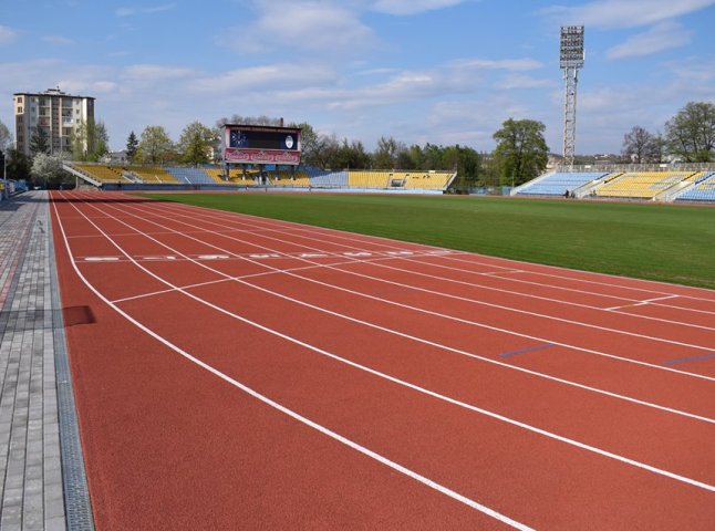 В Ужгороді відкрили реконструйований стадіон «Авангард»