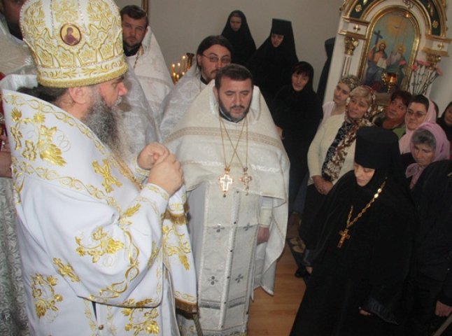 20 січня архієпископ Мукачівський і Ужгородський Феодор звершив Богослужіння у Дубрівському жіночому монастирі