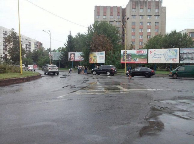В Ужгороді на перехресті Минайської та Грушевського сталася ДТП