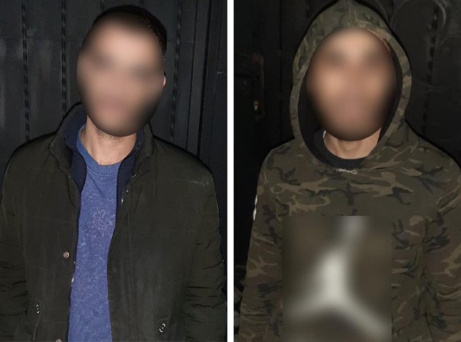 Двох чоловіків підозрюють у здійсненні грабежу в Мукачеві