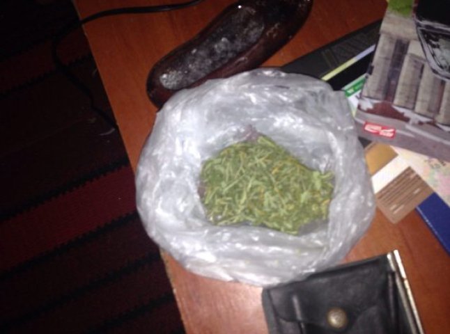 Закарпатська поліція перекрила канал поширення марихуани