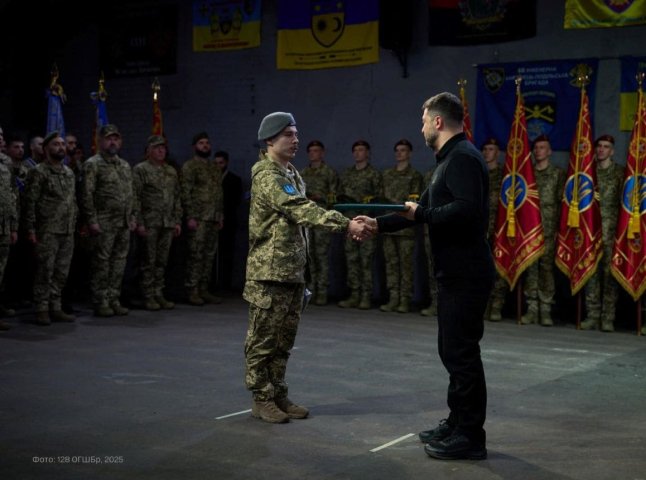 Офіцер 128-ї бригади отримав «Хрест бойових заслуг» від президента
