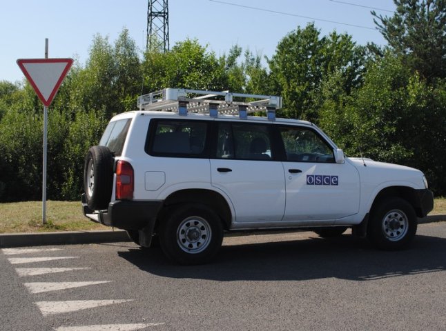 Представники ОБСЄ помітили біля Мукачева броньовані автобуси