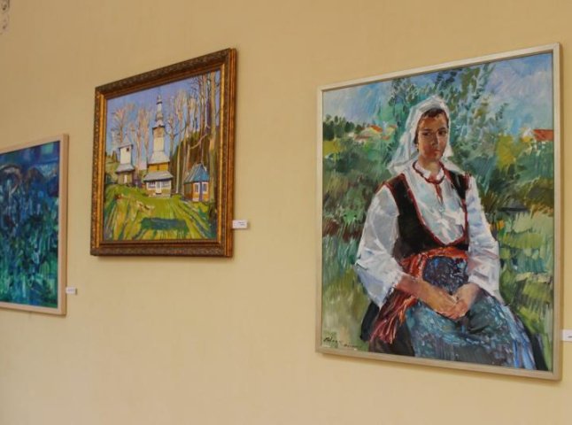 В Ужгороді презентували найбільшу добірку робіт закарпатських художників