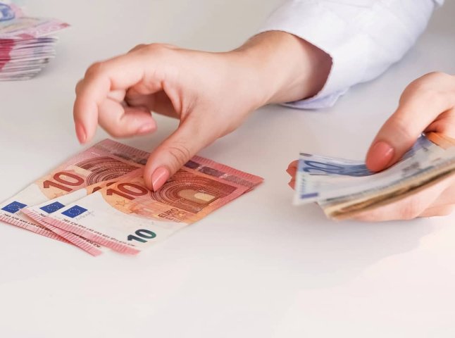 Перехід України на євро: яку заяву зробили у Нацбанку щодо заміни гривень