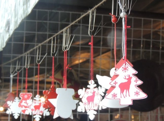 У Берегові розпочався традиційний різдвяний ярмарок (ФОТО)