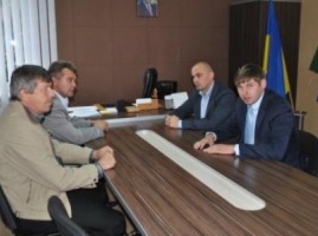 Голова Ужгородської РДА зустрівся із директором районної ДЮСШ