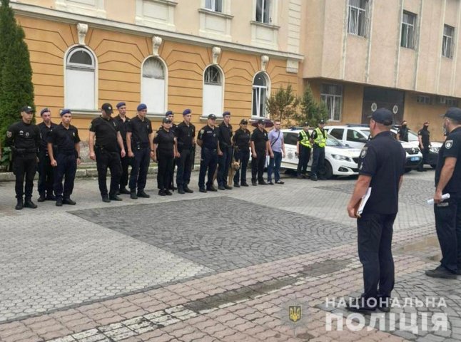 Вулиці Мукачева патрулюватимуть додаткові наряди поліції та нацгвардії
