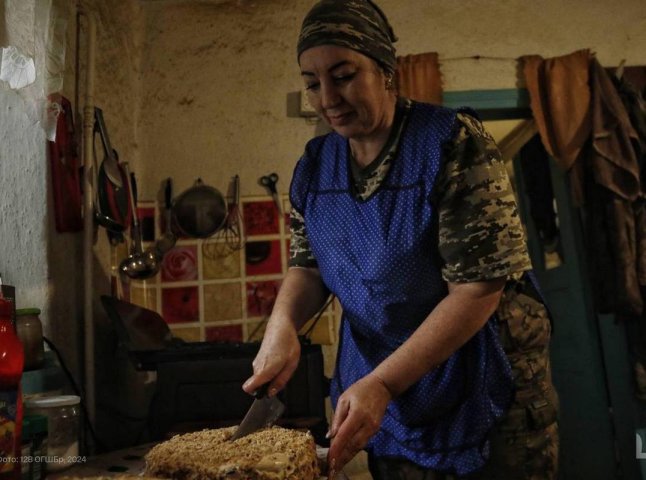 Солдат та кухар: як захисниця зі 128 бригади годує воїнів