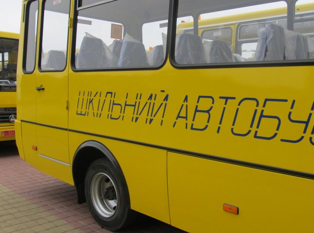 Для перевезення закарпатських школярів необхідно 60 нових автобусів
