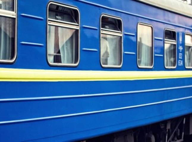 "Укрзалізниця" тимчасово відновлює залізничне сполучення "Ужгород-Харків"