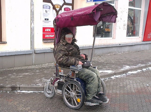 40-річний мукачівець посеред білого дня обікрав місцевого інваліда