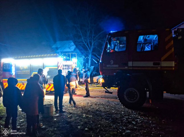 Цієї ночі в одному із сіл Мукачівської громади гасили пожежу