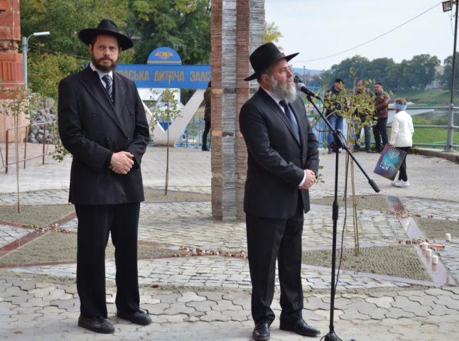 В Ужгороді відкрили пам’ятний знак жертвам Голокосту у вигляді шестикутної зірки Давида