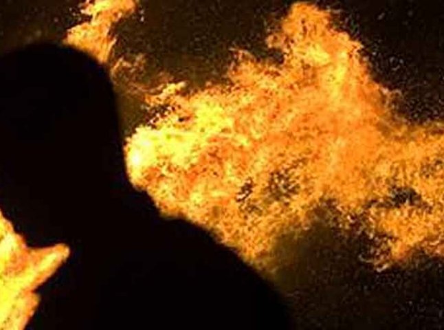 В Ужгороді під час пожежі у гаражі чоловік отримав опіки В Ужгороді під час пожежі у гаражі чоловік отримав опіки