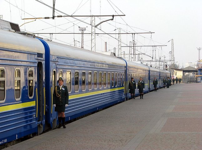 З 12 вересня курсуватиме новий поїзд "Харків - Мукачево"