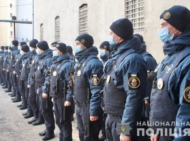 Нацгвардійці та поліцейські цілодобово патрулюватимуть Мукачево: деталі